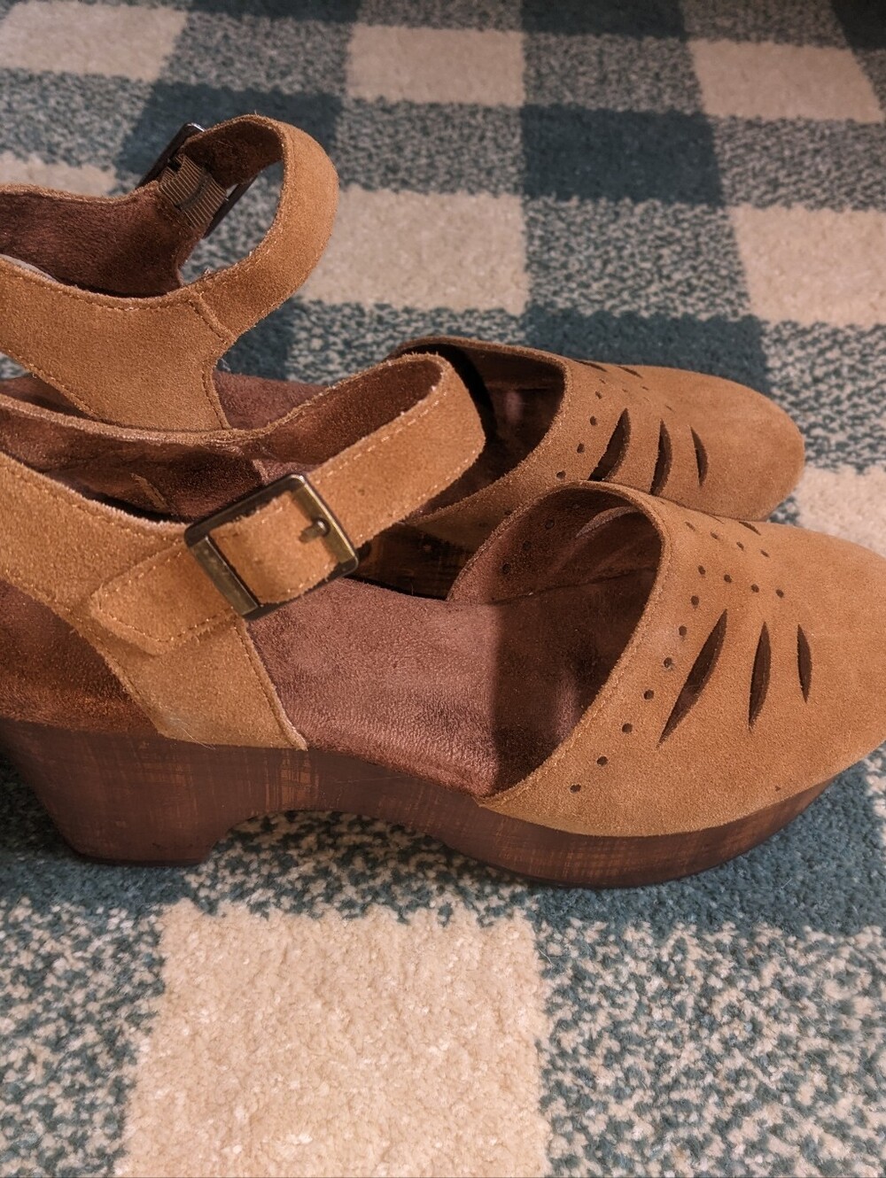 White Mountain Tan Suede Leather And Faux Wood Block Heel Size 8.5 - Picture 6 of 9